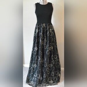 Elegant Black and Gold Evening Gown